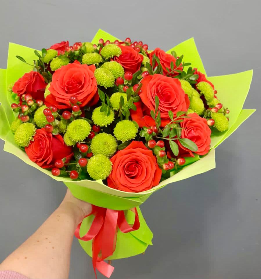 Букет цветов из: Хризантемы и Розы в Мирном