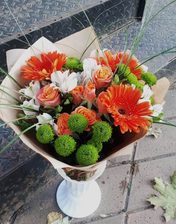 Букет цветов из: Герберы, Хризантемы, Альстромерии и Розы в Мирном