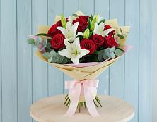 Букет цветов из:  Лилии и Розы в Мирном