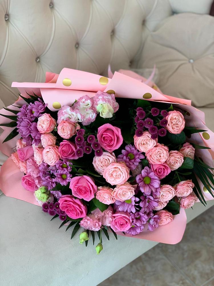 Букет цветов из: Хризантемы, Розы и Лизиантусы в Мирном