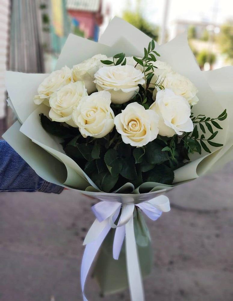 Букет Белые розы Проуд в Мирном