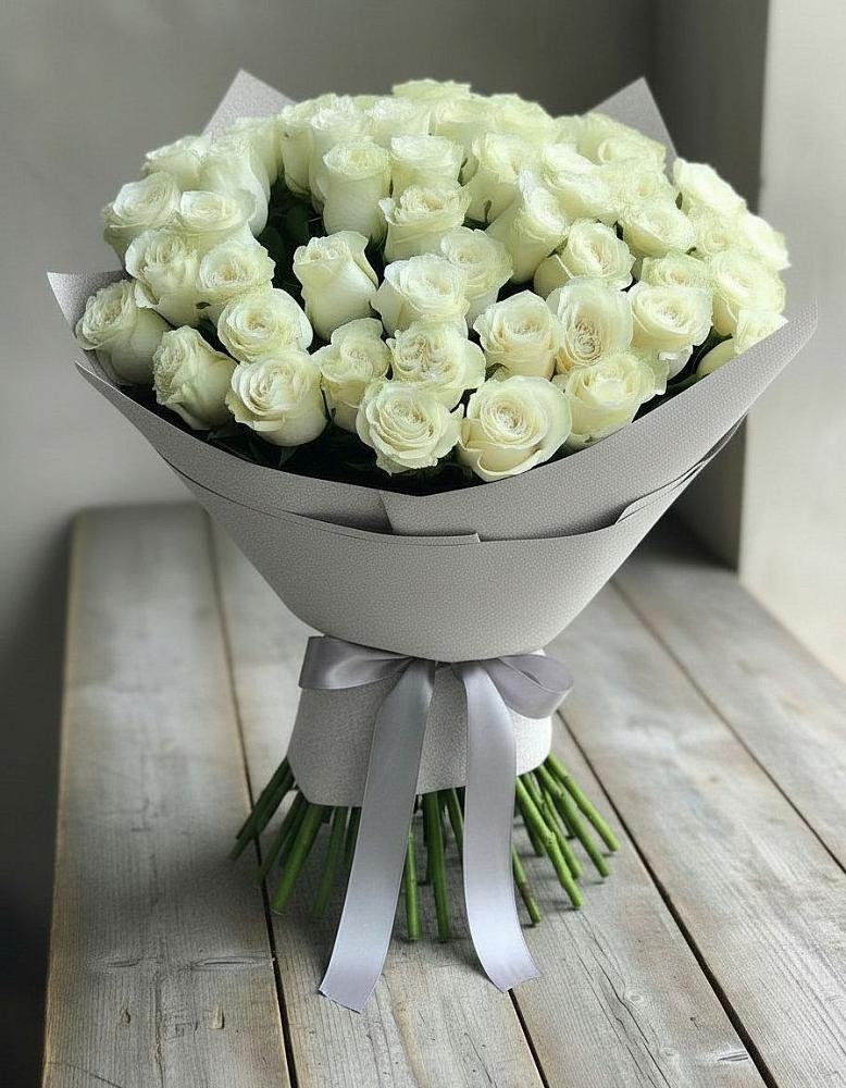 Букет 35 Белых роз в Мирном
