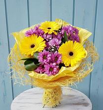 Букет цветов из:  Хризантемы и Герберы в Мирном