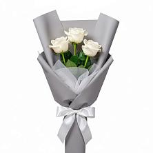 Букет 3 белые розы в Мирном