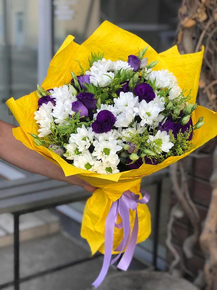 Букет цветов из: Ирисы, Хризантемы и Ромашки в Мирном