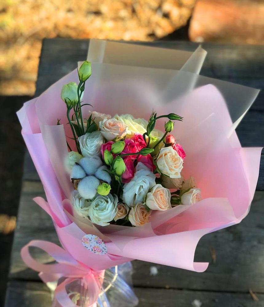 Букет цветов из: Розы и Лизиантусы в Мирном