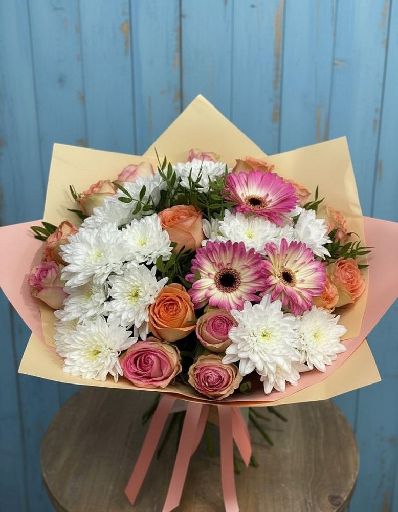 Букет цветов из: Розы, Герберы и Хризантемы в Мирном