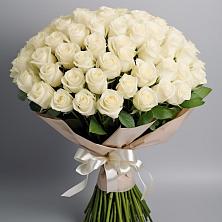 Букет 101 беля роза Белоснежка в Мирном