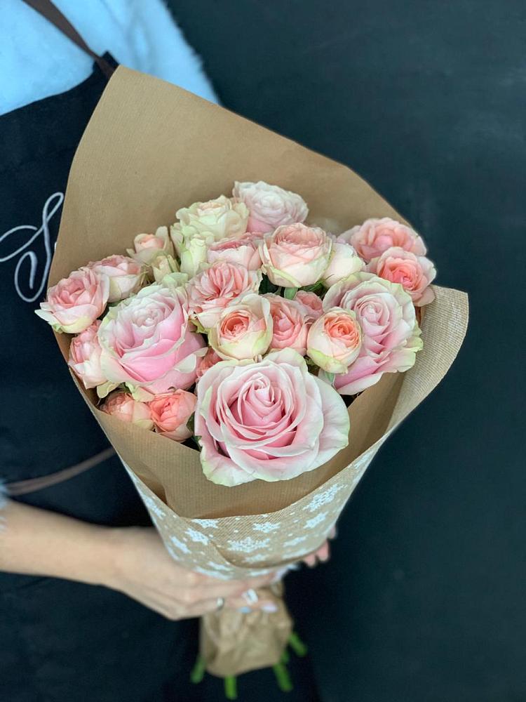 Букет цветов из: Хризантемы и Розы в Мирном