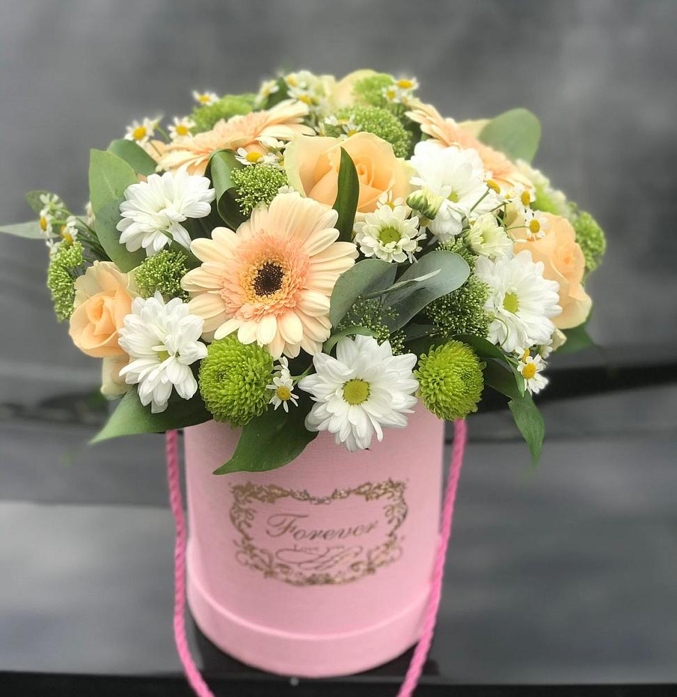 Цветочная композиция из Розы, Герберы и Хризантемы в шляпной коробке в Мирном