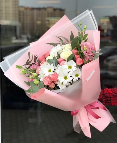 Букет цветов из: Розы, Лизиантусы и Хризантемы в Мирном